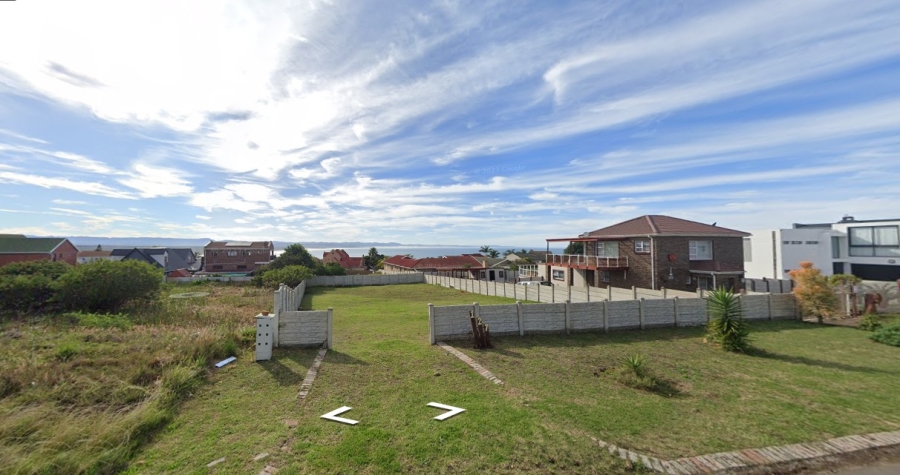  Bedroom Property for Sale in Wavecrest Eastern Cape